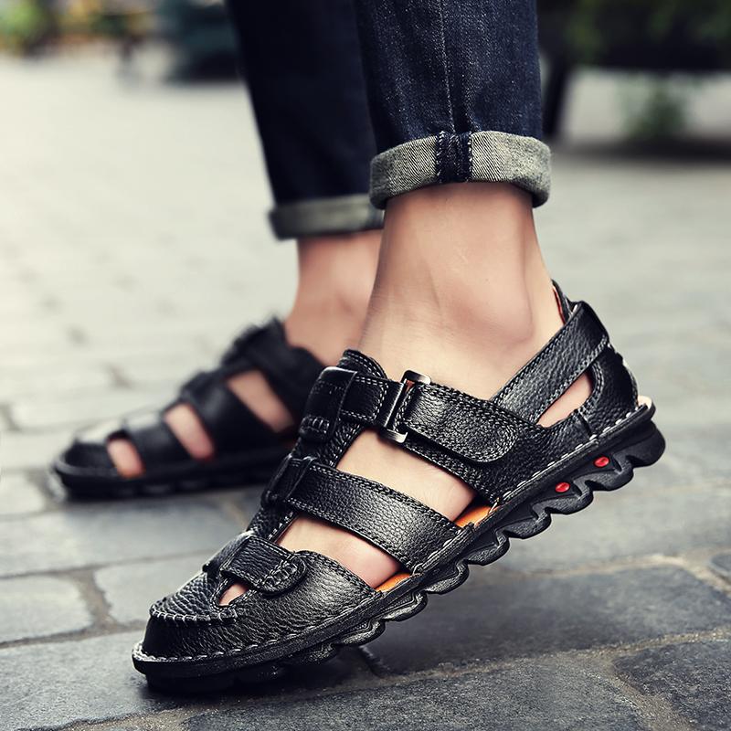 Modische und bequeme Sandalen